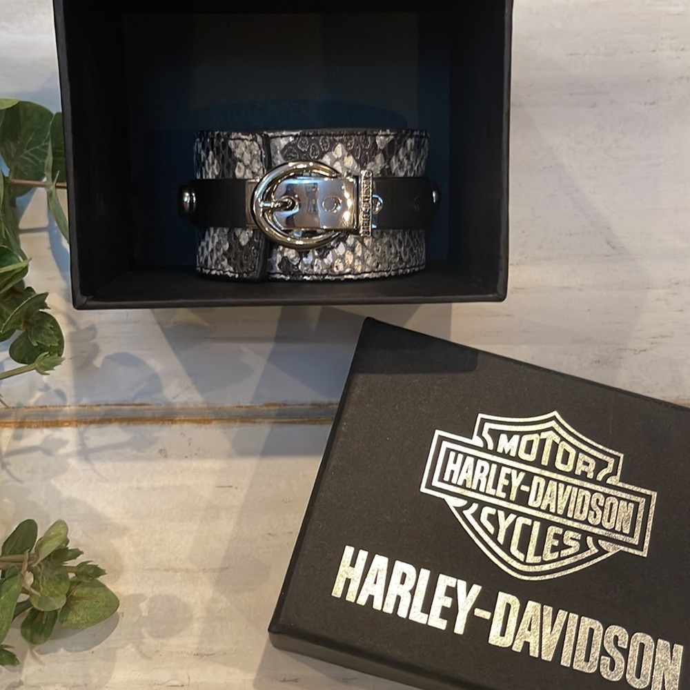 Harley-Davidson Motor Cycle Leather Bracelet